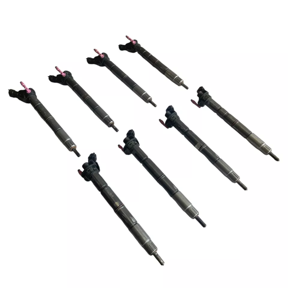 Set of 8 Ford - 6.7L Diesel Rebuildable Core Fuel Injector  LC3Q-9K546-AC